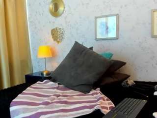 martina-curvy live cam preview