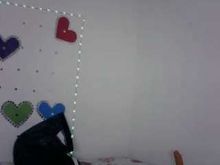 Live webcam model miasuarez0121 on Soda Cams