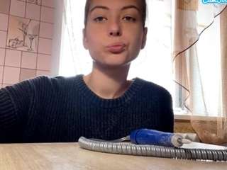 nataliareine's CamSoda show and profile