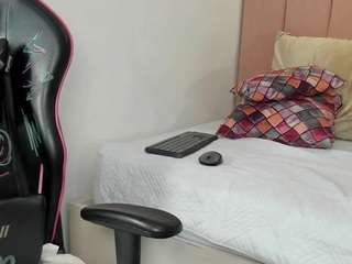 le modèle nataliavela est en webcam porno dans un show sur le site camsoda, il possède les tags suivants: ahegao,solo,ass,orgasm,public,pussy,sex toys,sexting,sexy,skinny,spank,no smoking,spanking,squirter,strip,striptease,tattoos,teen (18+),twerk,wet