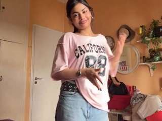 Want to see my cute legs [GOAL MET]