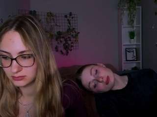 so-hot-rosalie's CamSoda show and profile