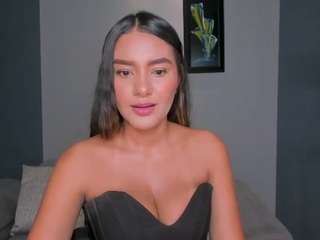 Live webcam model sophiewatson on Soda Cams