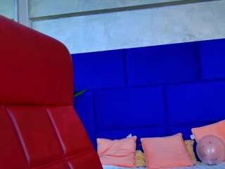 Live webcam model theaglow on Soda Cams