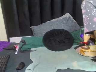 trixiey's CamSoda show and profile