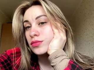 yvettelabarbara's CamSoda show and profile