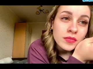 yvettelabarbara's CamSoda show and profile