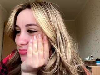 yvettelabarbara's CamSoda show and profile