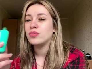 yvettelabarbara Live Webcam on CamSoda