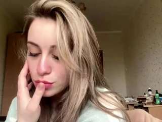 yvettelabarbara Live Webcam on CamSoda
