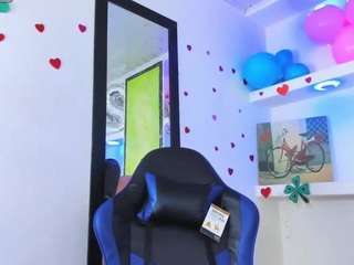 Live webcam model dakotalee03 on Soda Cams