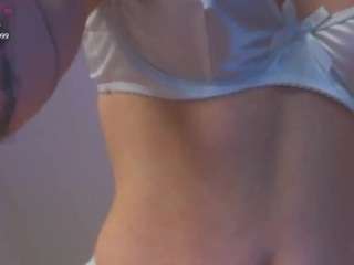 Live webcam model karengibbs on Soda Cams