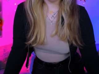 Live webcam model ketty-kitt on Soda Cams