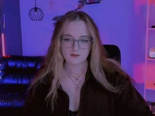 ketty-kitt's CamSoda show and profile