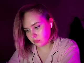 Live webcam model kinasanflippo on Soda Cams