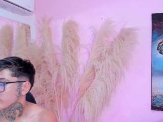 orgasm-roomm18 webcam