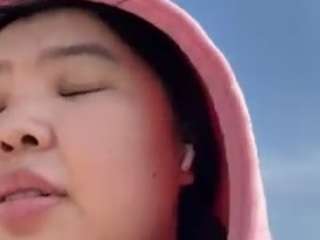 Live webcam model ronacutie on Soda Cams