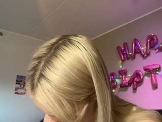 Live webcam model suzansmrekar on Soda Cams