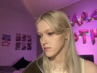 Live webcam model suzansmrekar on Soda Cams