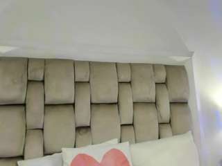 sweets-one live webcam show