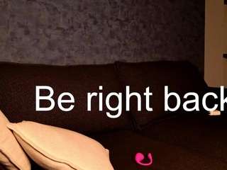 Zenvyra's cam show statistics and live stream