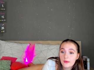 amy-desiree's CamSoda show and profile