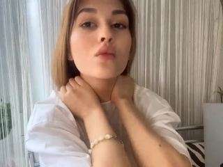 Live webcam model cammiechitrik on Soda Cams