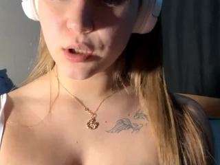 evelynegruis Live Webcam on CamSoda