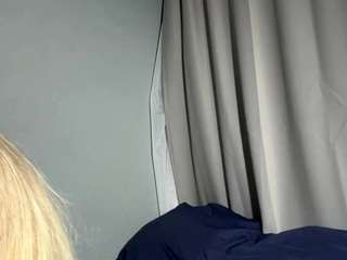 EvelyneGruis live cam preview