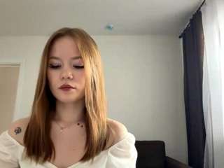 Lily live webcam show