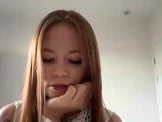 Lily live webcam show