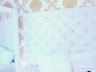 le modèle pimkybunny est en webcam porno dans un show sur le site camsoda, il possède les tags suivants: brown eyes,dildo,facial,joi,lovense,natural,nipple piercings,no drinking,no smoking,pov,thin,toys,hd,latina,small tits