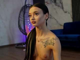 rachelraveee's CamSoda show and profile