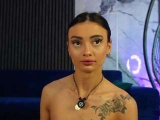 rachelraveee