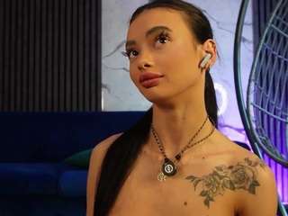 rachelraveee