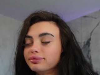 rachelraveee