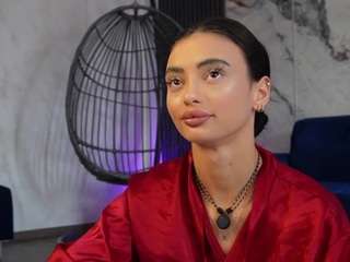 rachelraveee