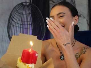rachelraveee
