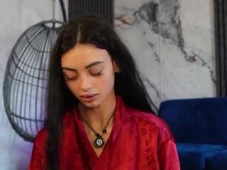 rachelraveee