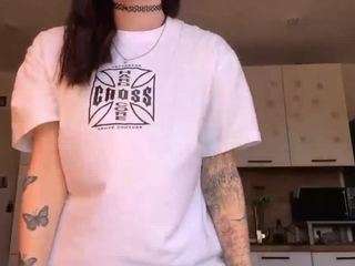 Live webcam model shellamagallon on Soda Cams