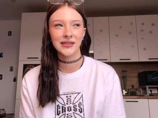 Live webcam model shellamagallon on Soda Cams