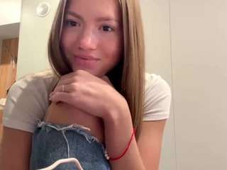 Live webcam model shielajestes on Soda Cams