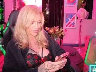 shytransuk Live Webcam on CamSoda