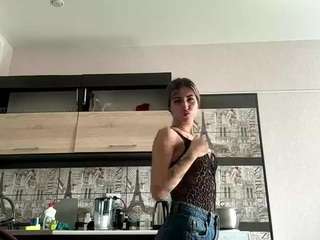 Live webcam model temekaroskowinski on Soda Cams