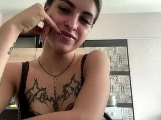 Live webcam model temekaroskowinski on Soda Cams