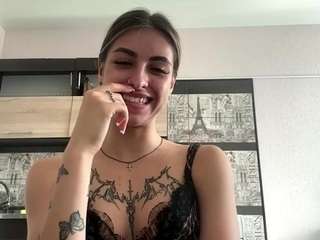 Live webcam model temekaroskowinski on Soda Cams