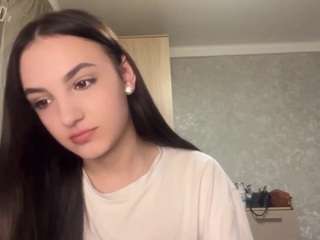 Live webcam model yaekohanses on Soda Cams