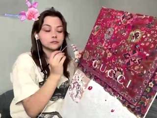 yuonnekipka Live Webcam on CamSoda