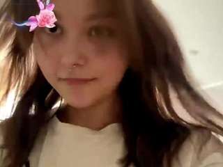 yuonnekipka Live Webcam on CamSoda