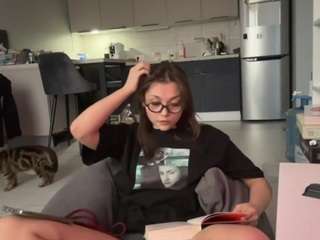 yuonnekipka Live Webcam on CamSoda